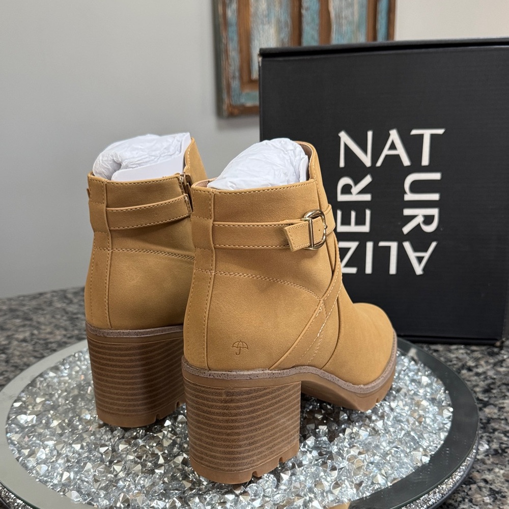 Naturalizer Women's Camel Ankle Booties NEW 8.5W - Picture 5 of 14